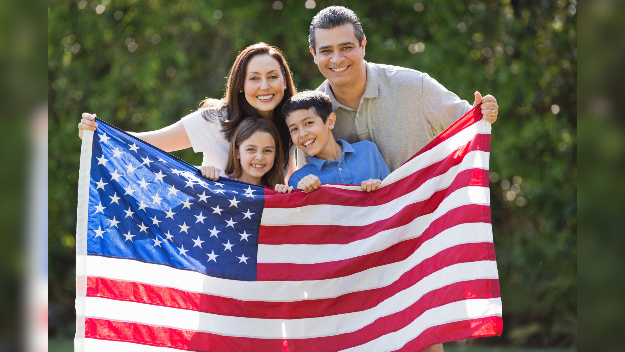 familia latina dia de la bandera de estados unidos