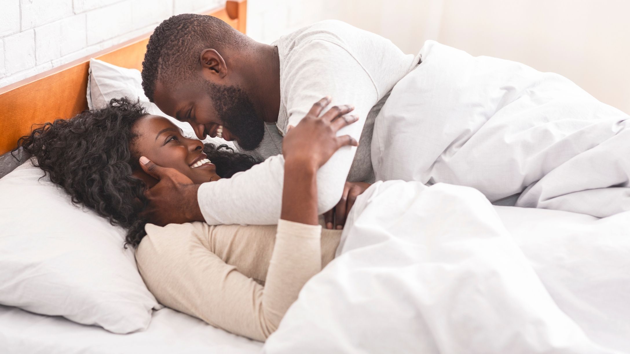 Pareja en la cama