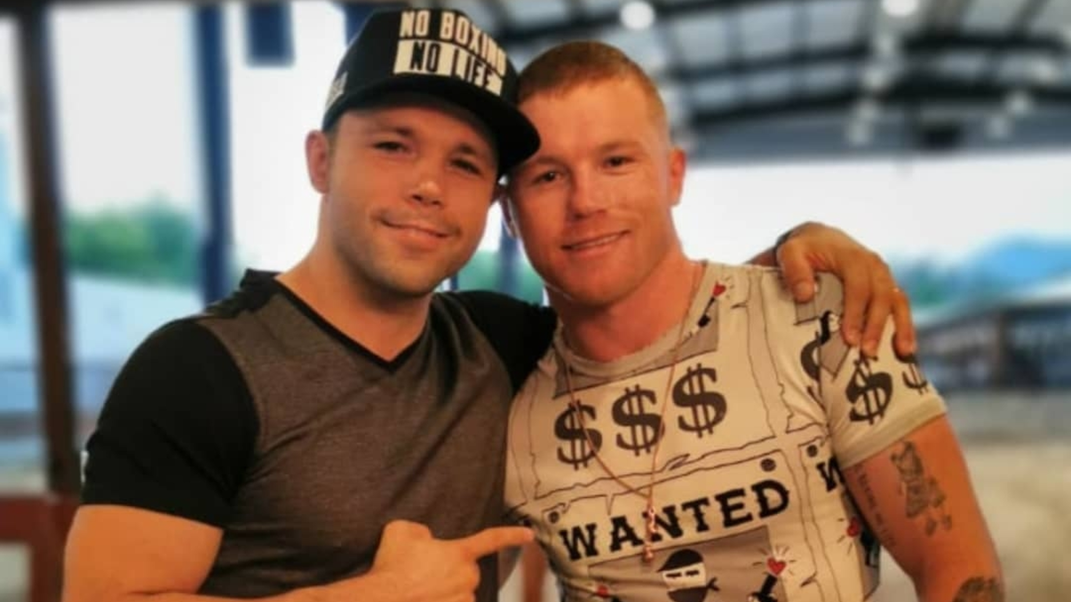 "Canelo" y su hermano Ricardo Álvarez