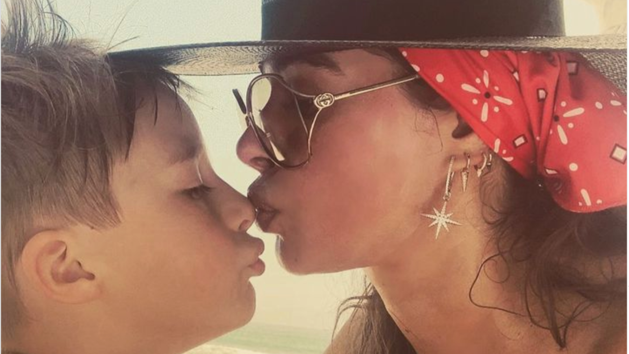 Galilea Montijo y su hijo Mateo