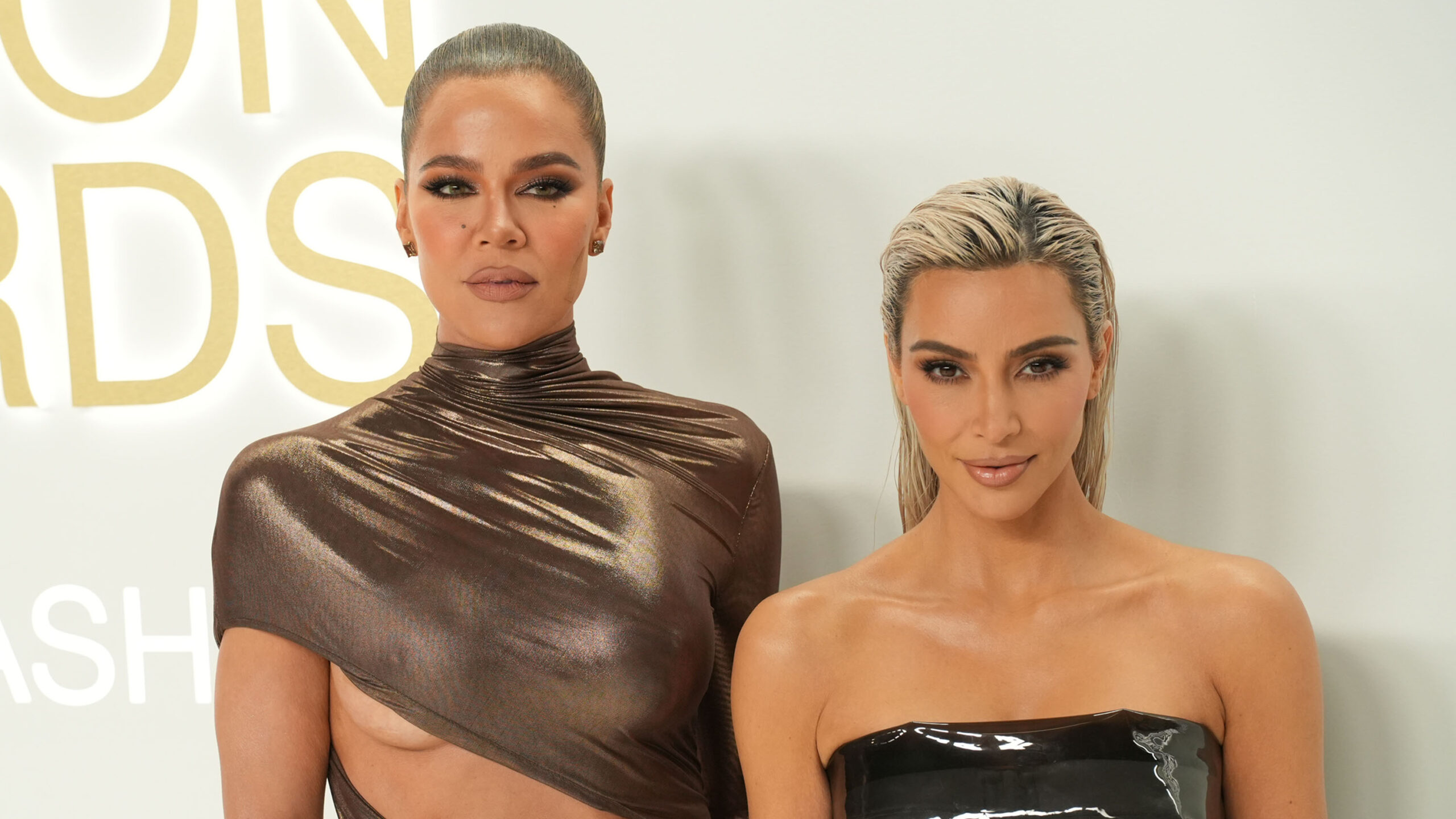 Khloé and Kim Kardashian