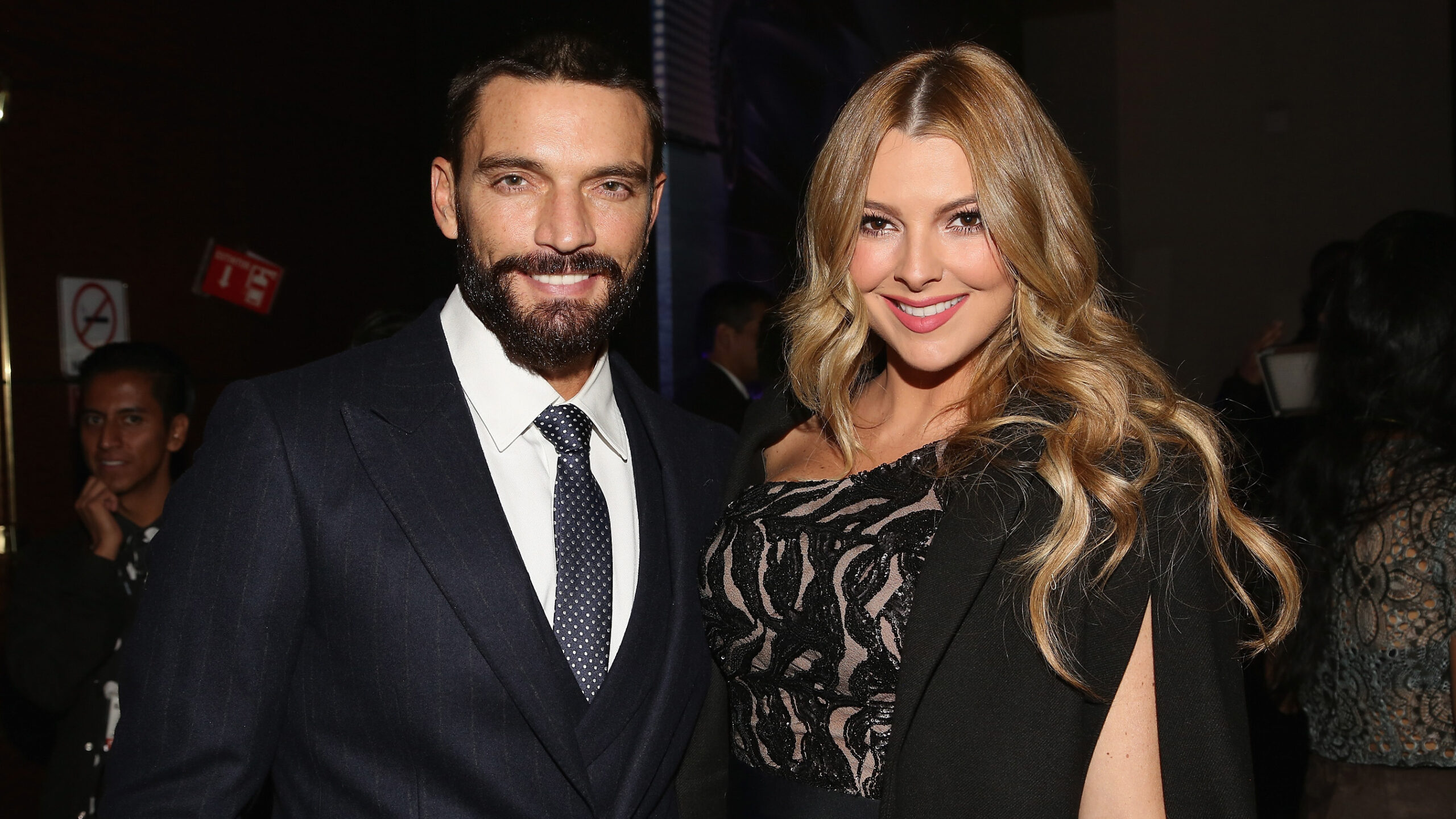 Julián Gil y Marjorie de Sousa