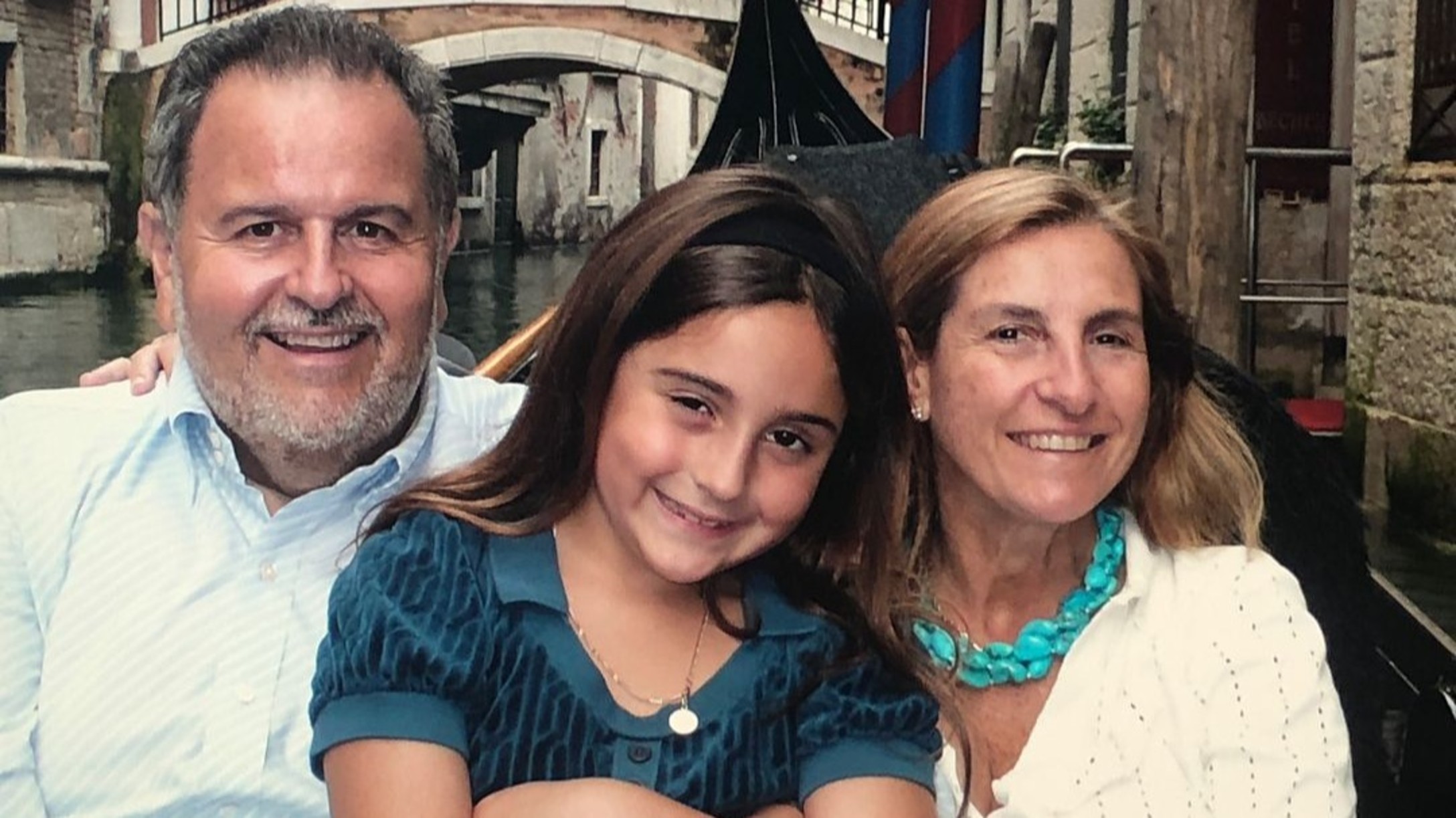 Raúl de Molina con su esposa y su hija Mía