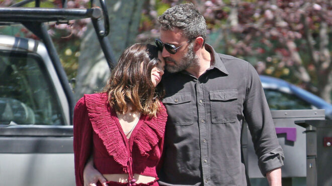 Ana de Armas and Ben Affleck