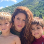 Shakira con sus hijos