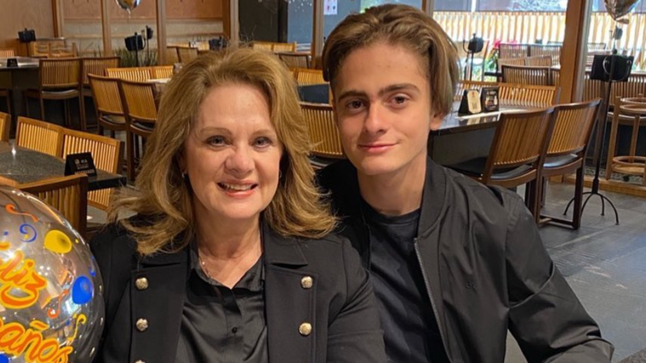 Erika Buenfil y su hijo Nicolás