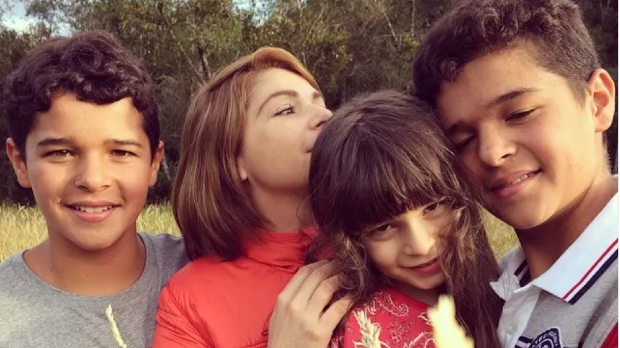 Itatí Cantoral y sus hijos