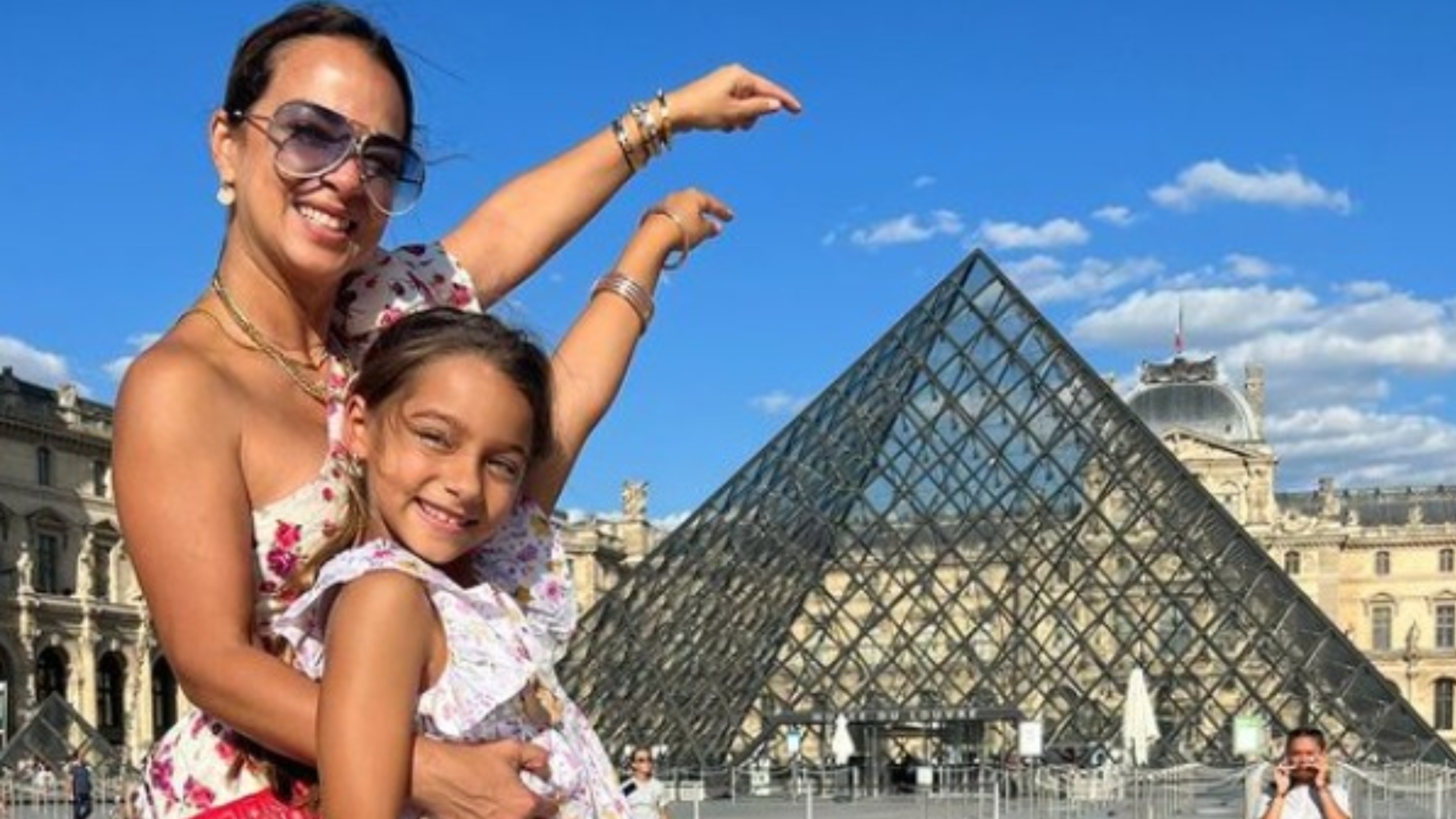 adamari y alaia en París