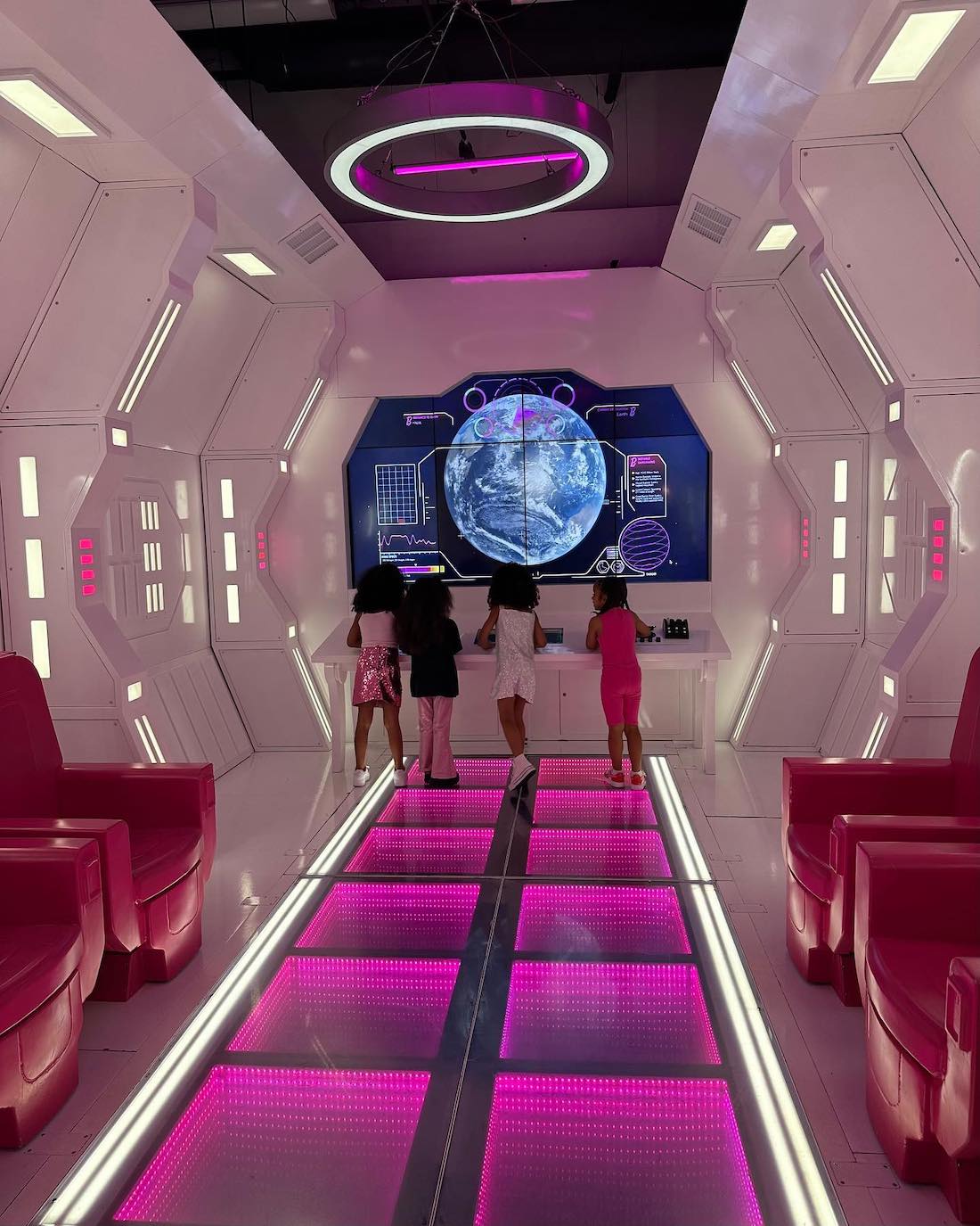 barbie-space-ship.jpg