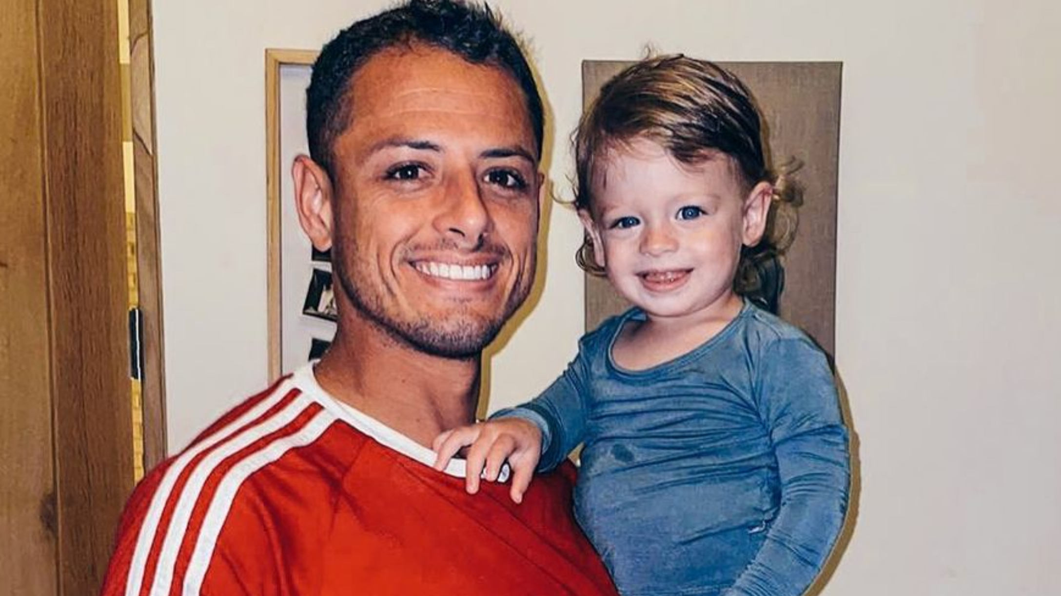 javier chicharito hernandez y su hijo Noah