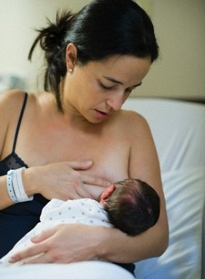 breastfeeding mom