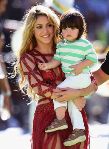 shakira milan mundial 2014