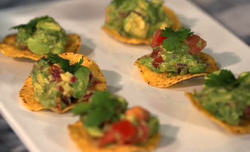 guacamole made in molcajete recipe