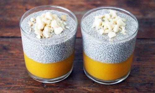 Chia mango pudding