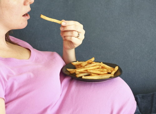 pregnant woman eating