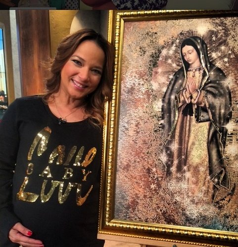 adamari lopez pregnant