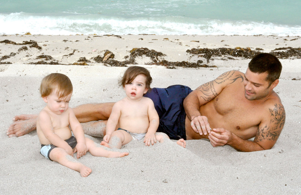 ricky martin con sus hijos