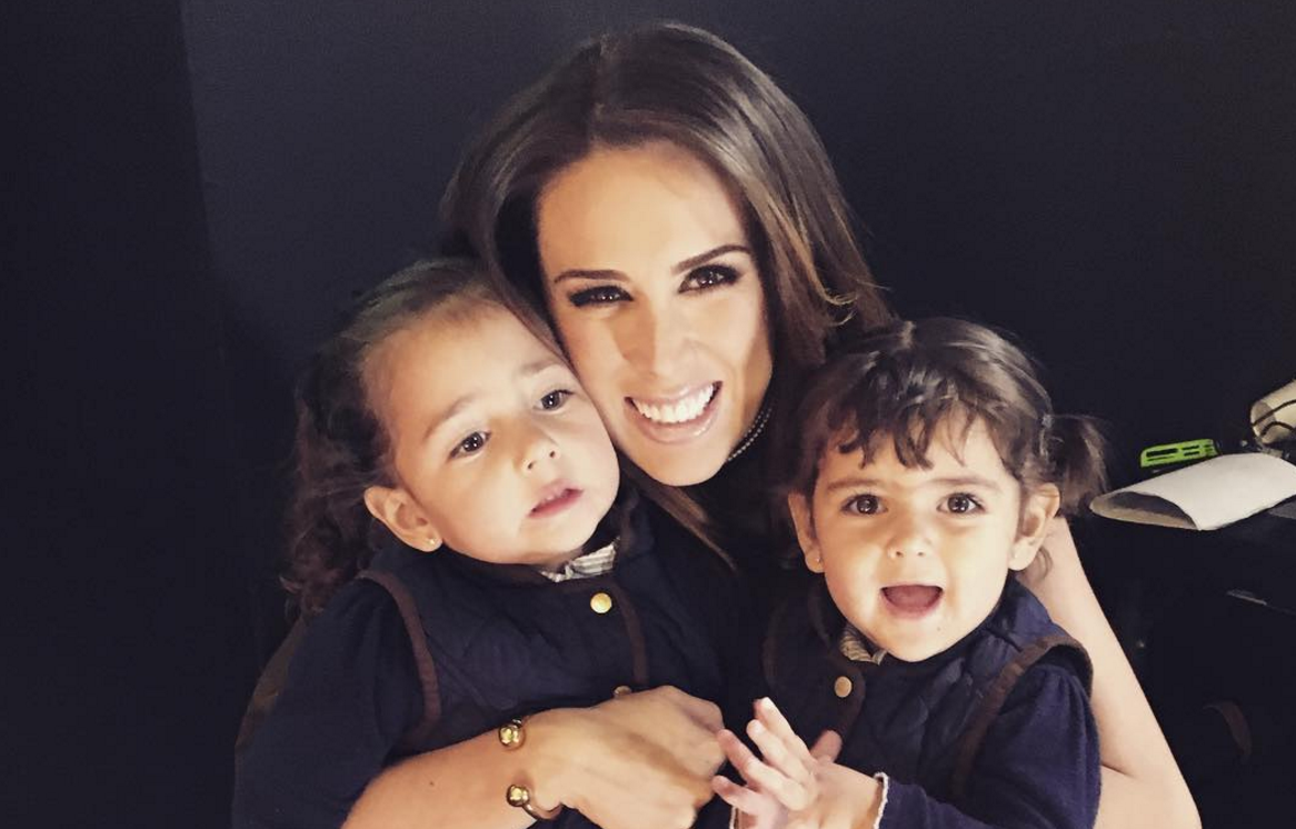 Jacqueline bracamontes y sus hijas