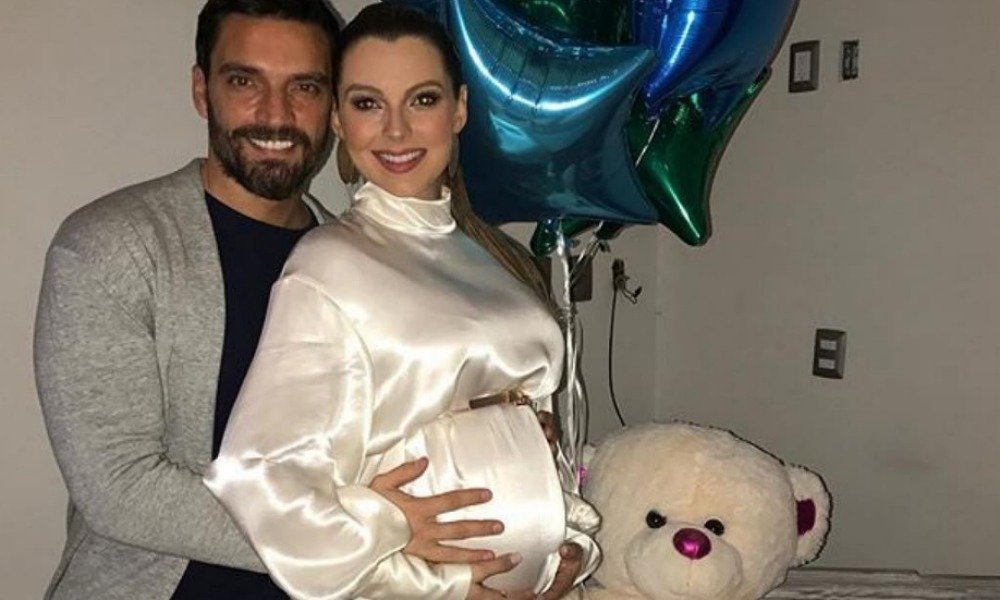 marjorie de sousa y julian gil