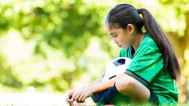 niña futbol