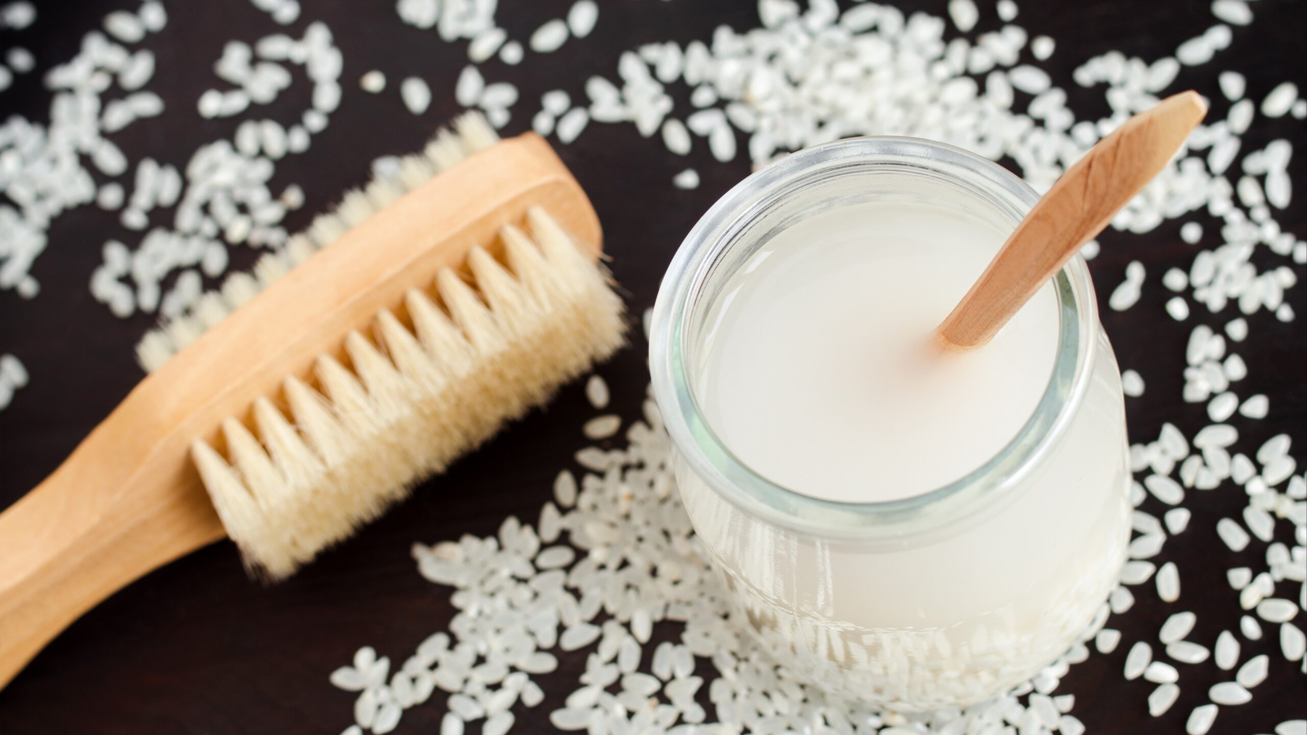 agua de arroz para el cabello