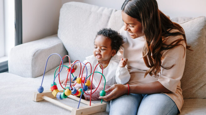 Mamá jugando con su bebé