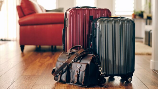 iStock-1383127901 luggage