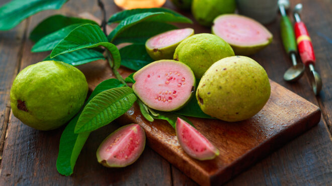 Guayaba con sus hojas para la salud