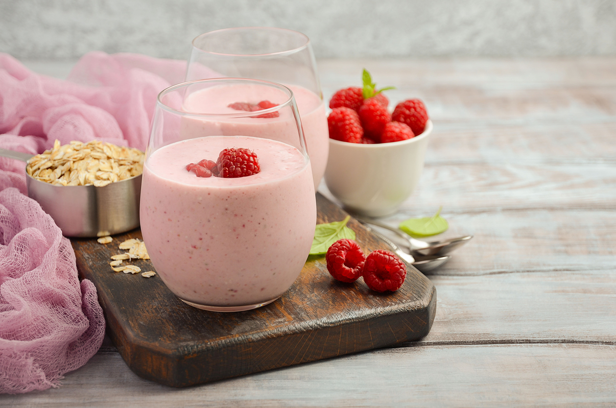 Raspberry and banana smoothie with oatmeal