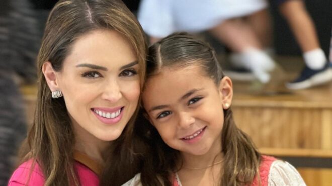 Jacky Bracamontes y Renata