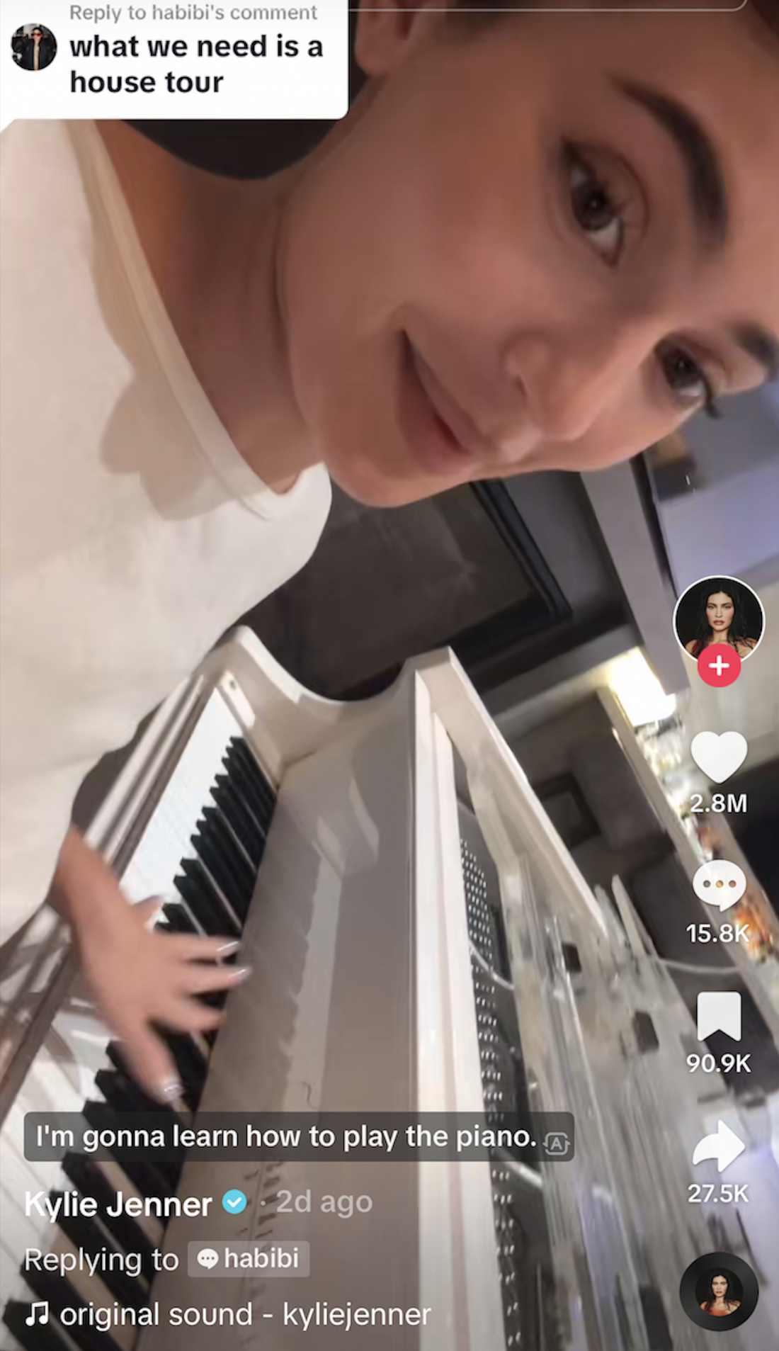 kylie-jenner-piano-1.png