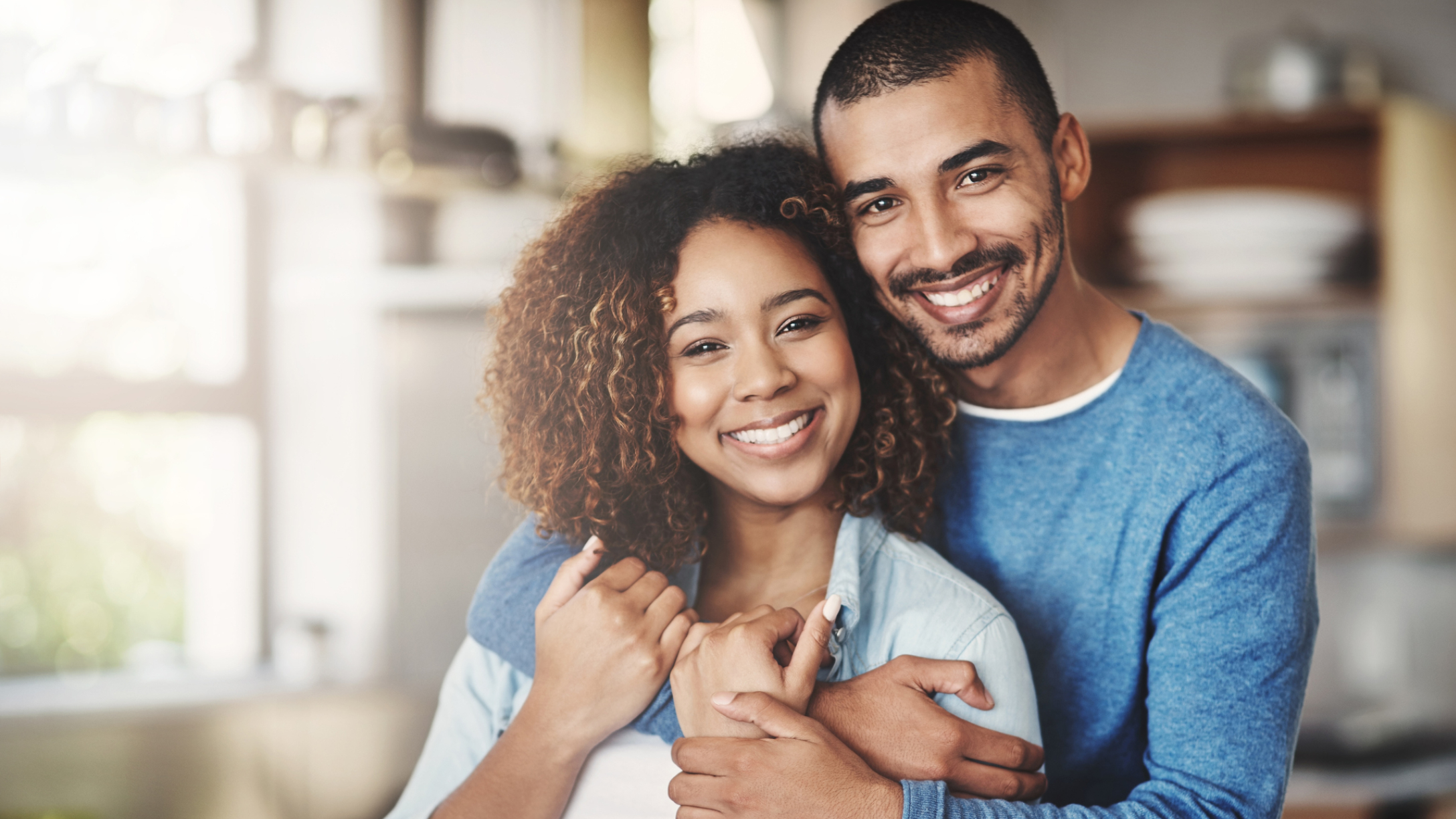 pareja feliz y enamorada