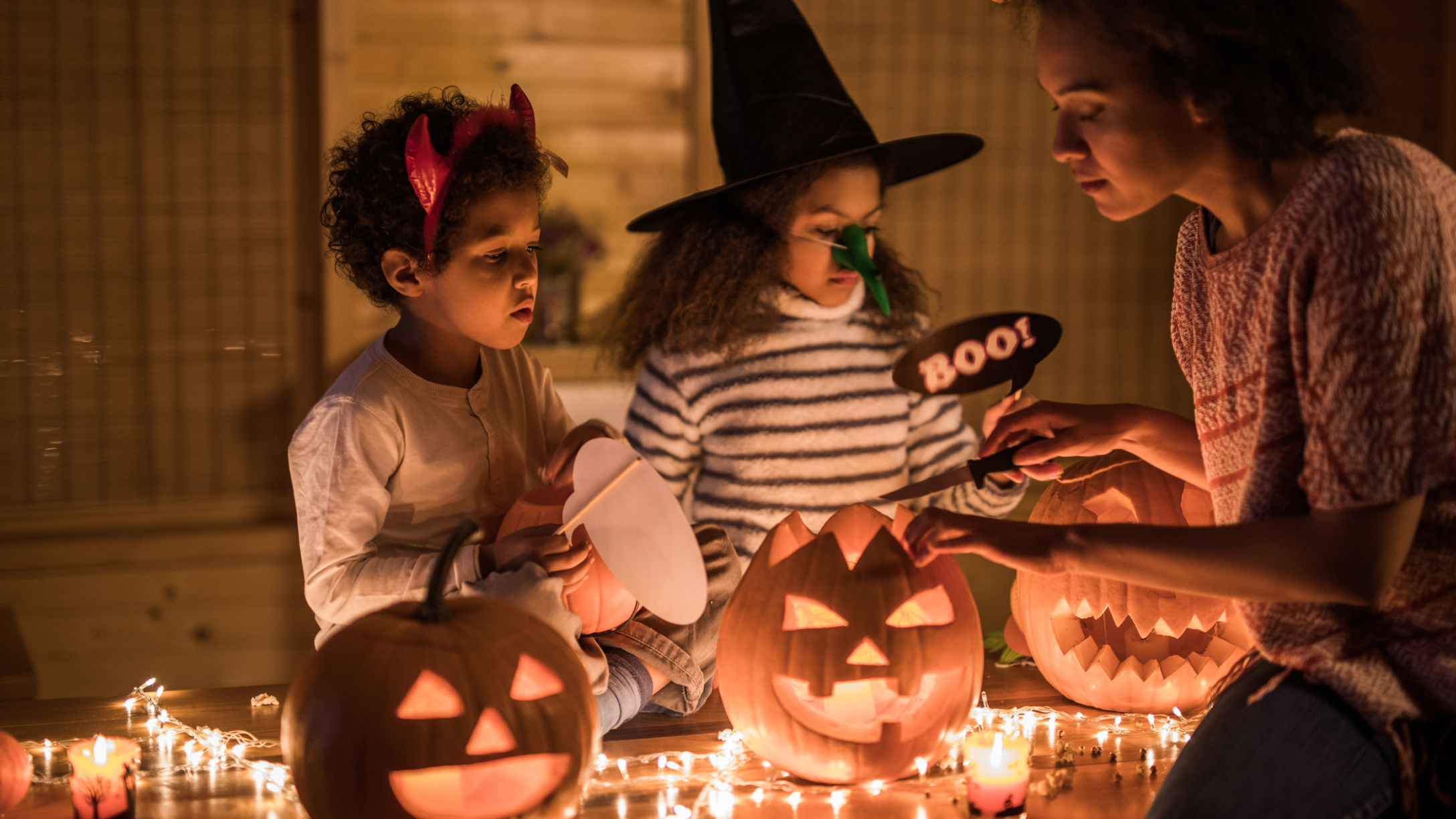 madre e hijitos fiesta halloween