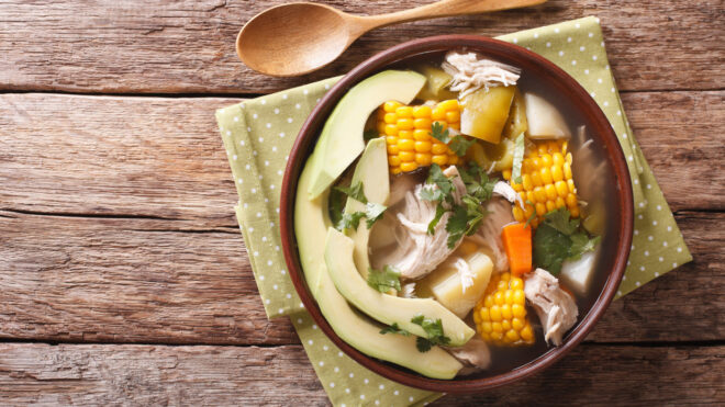 El ajiaco colombiano puede ser la sopa ideal de tu fiesta decembrina.