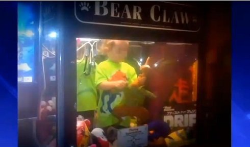 missing child found inside of toy claw machine