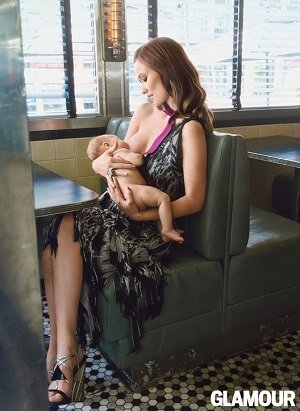 Olivia Wilde breastfeeding