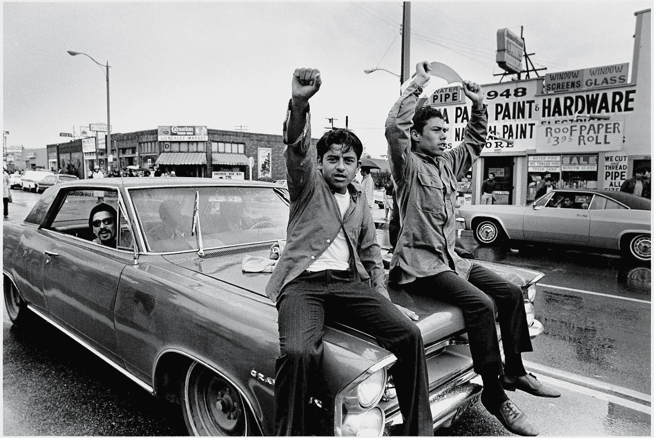 Chicanos At Rally In Los Angeles