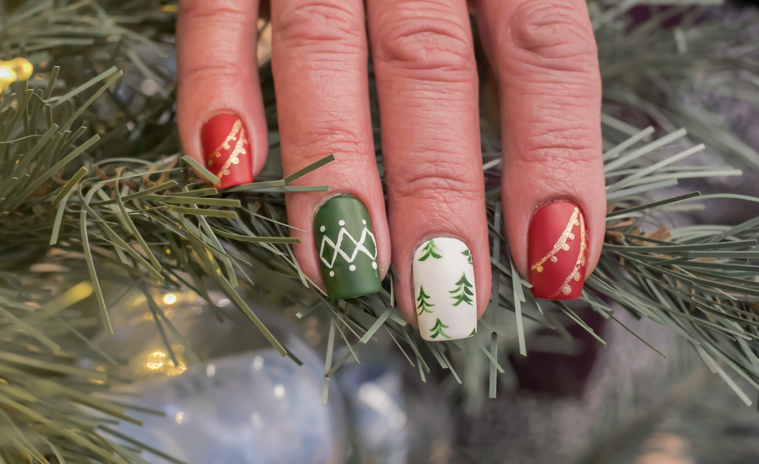 Christmas Tree Nail Art Design