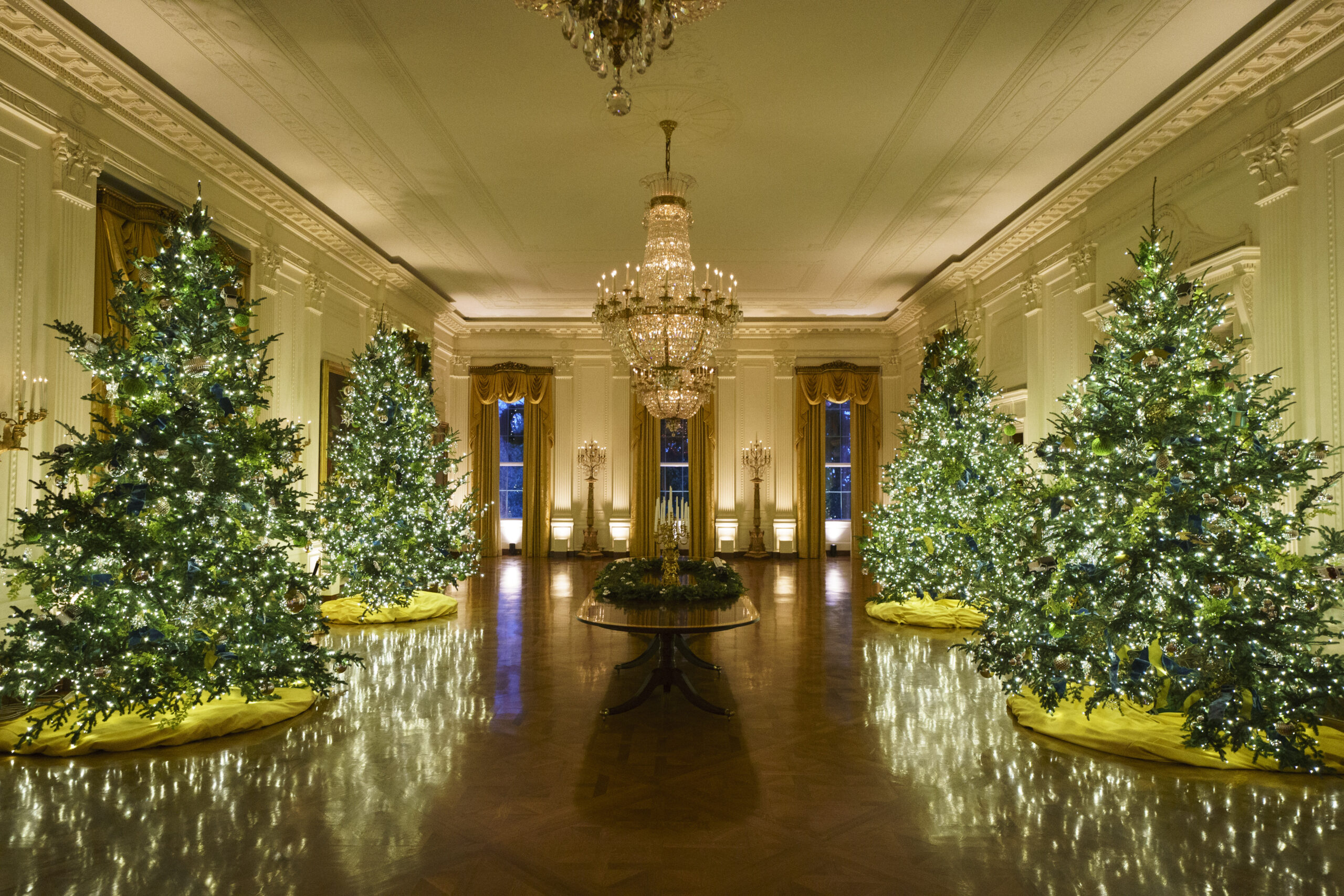 White House Holds Press Preview For Its Christmas Décor