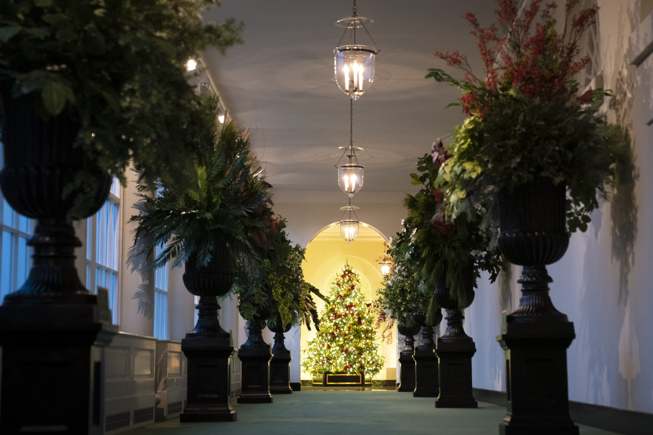 White House Holds Press Preview For Its Christmas Décor