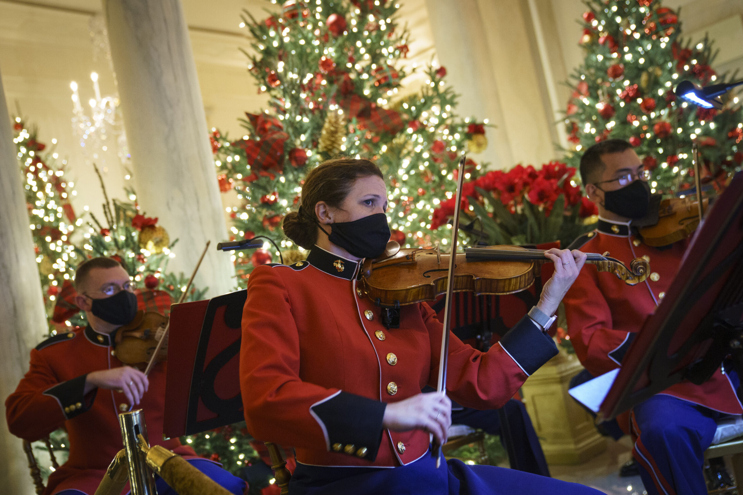 White House Holds Press Preview For Its Christmas Décor