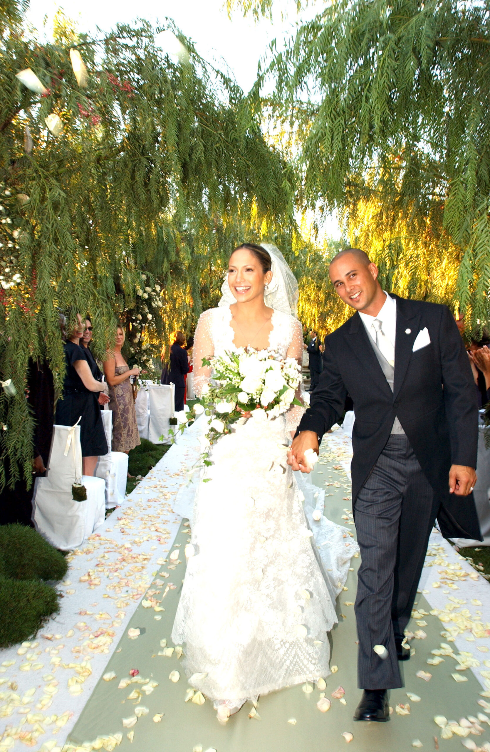 Jennifer Lopez weds Cris Judd