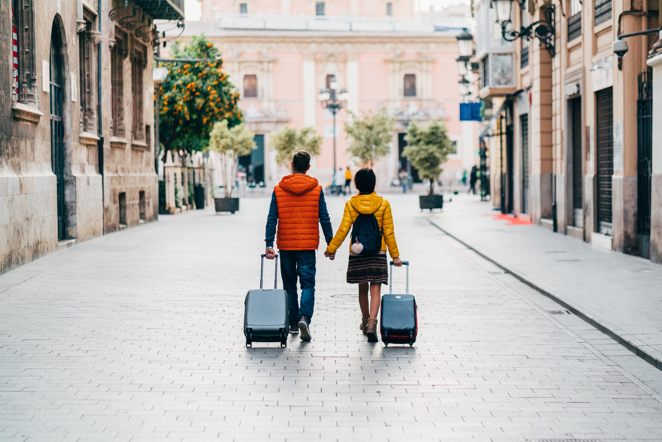 Couple traveling around the world