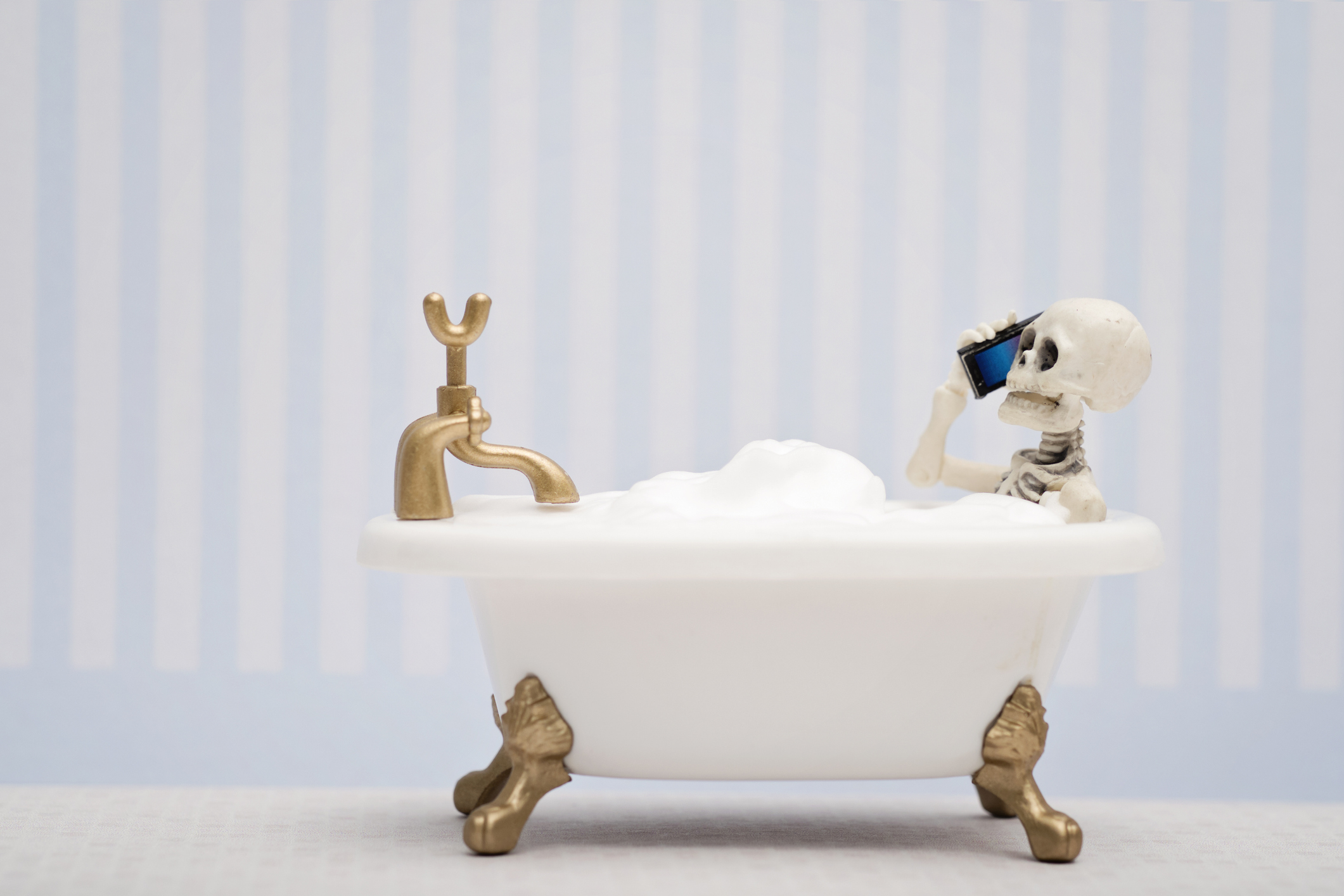 Skeleton bubble bath