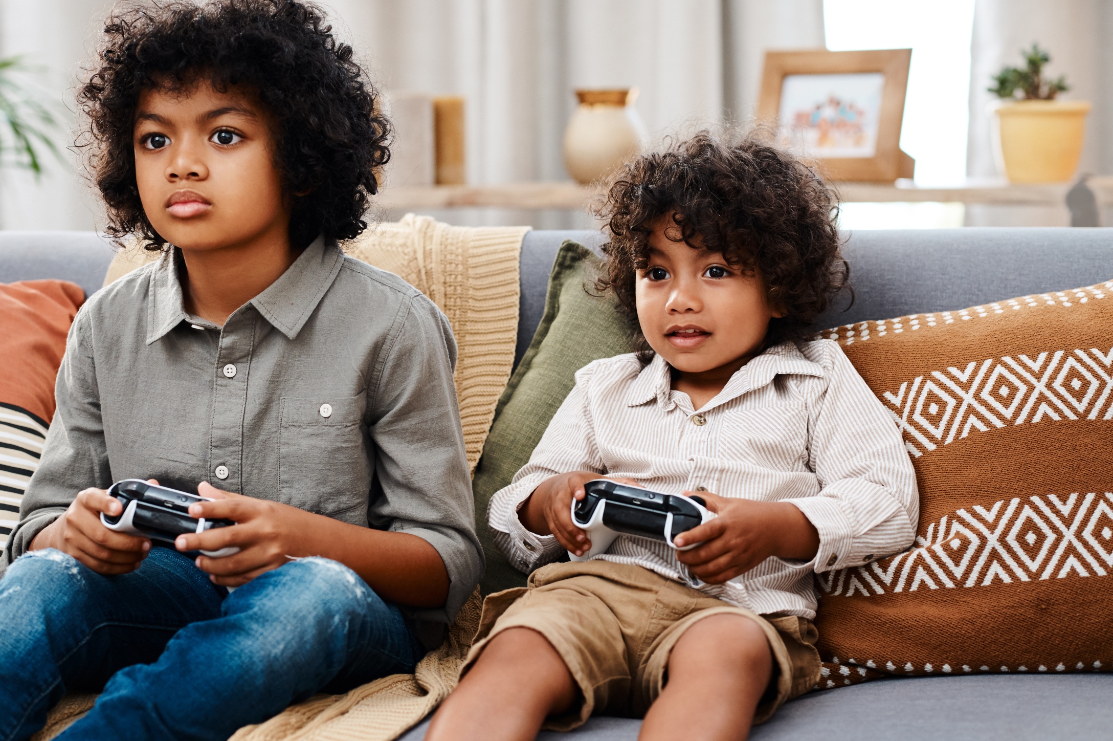 kids-playing-video-game-2.jpg