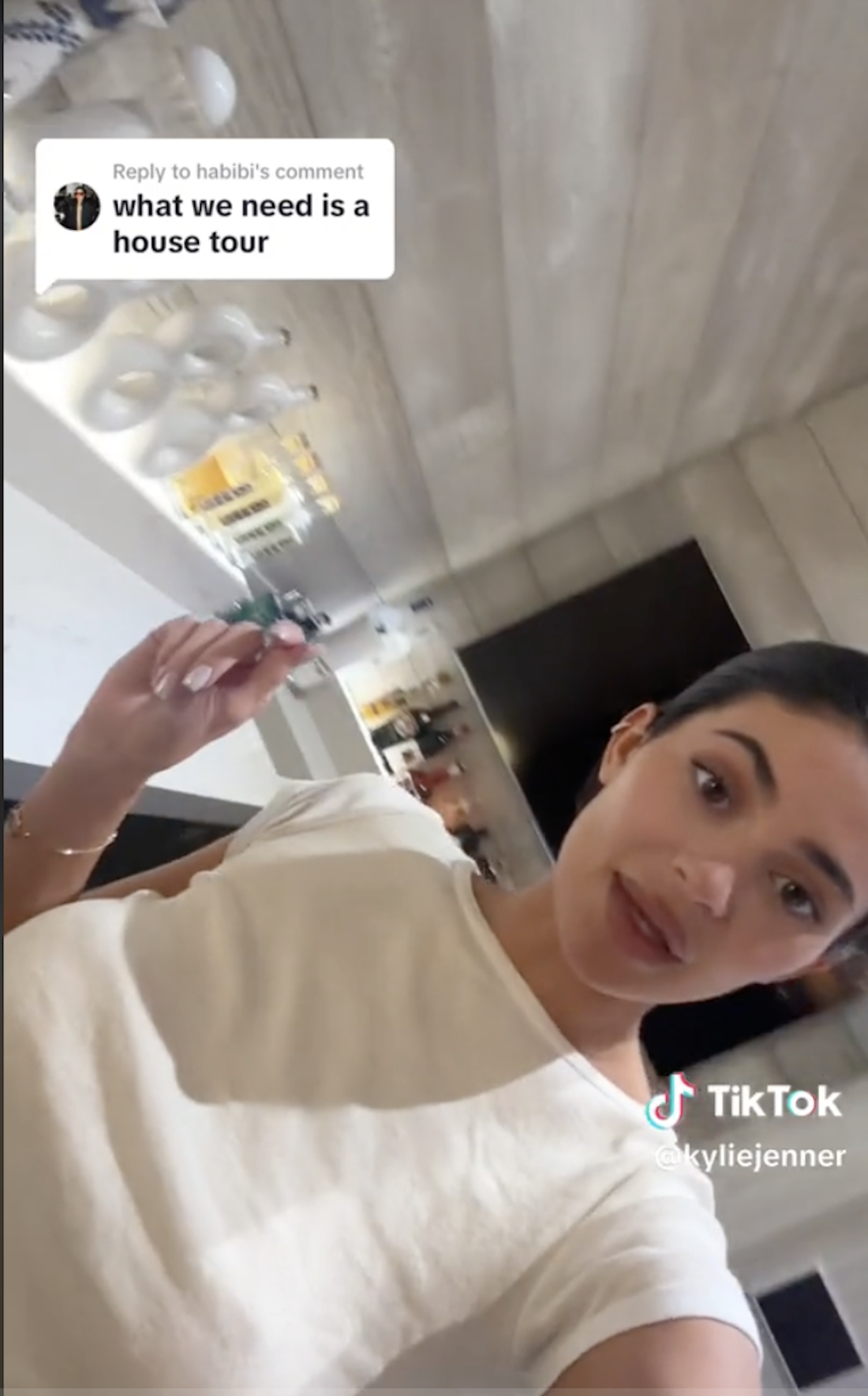kylie-jenner-bar.png