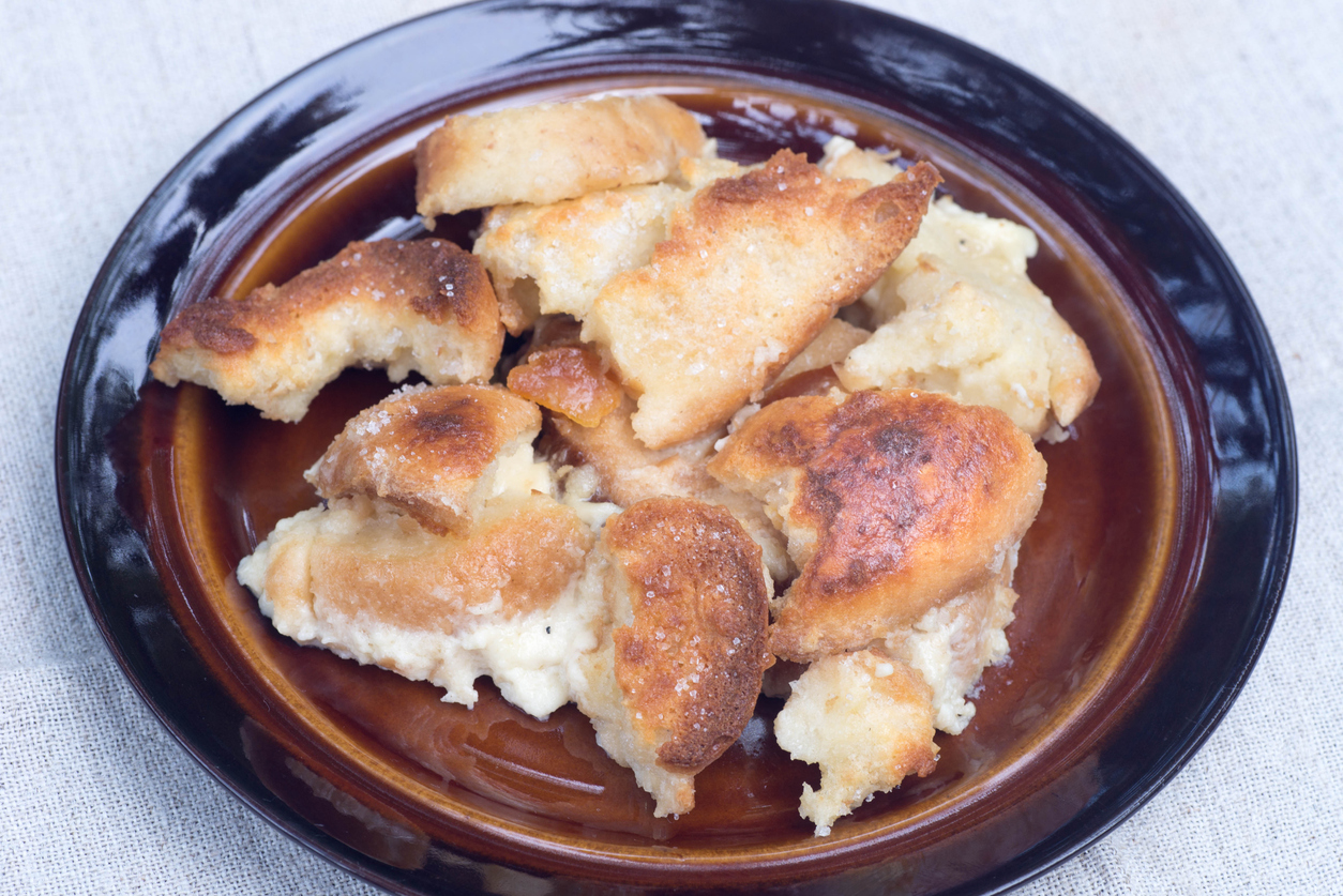 bread and butter pudding English dessert