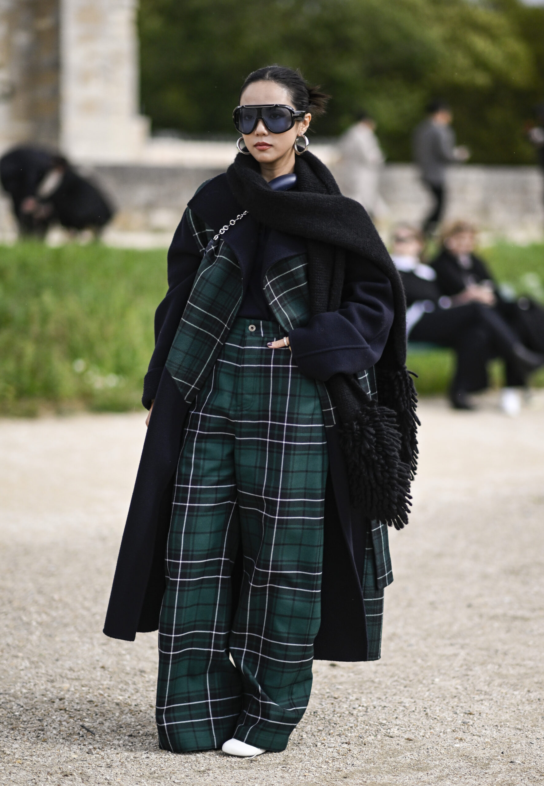 Street Style - Paris Fashion Week - Womenswear Spring/Summer 2025 - Day Five