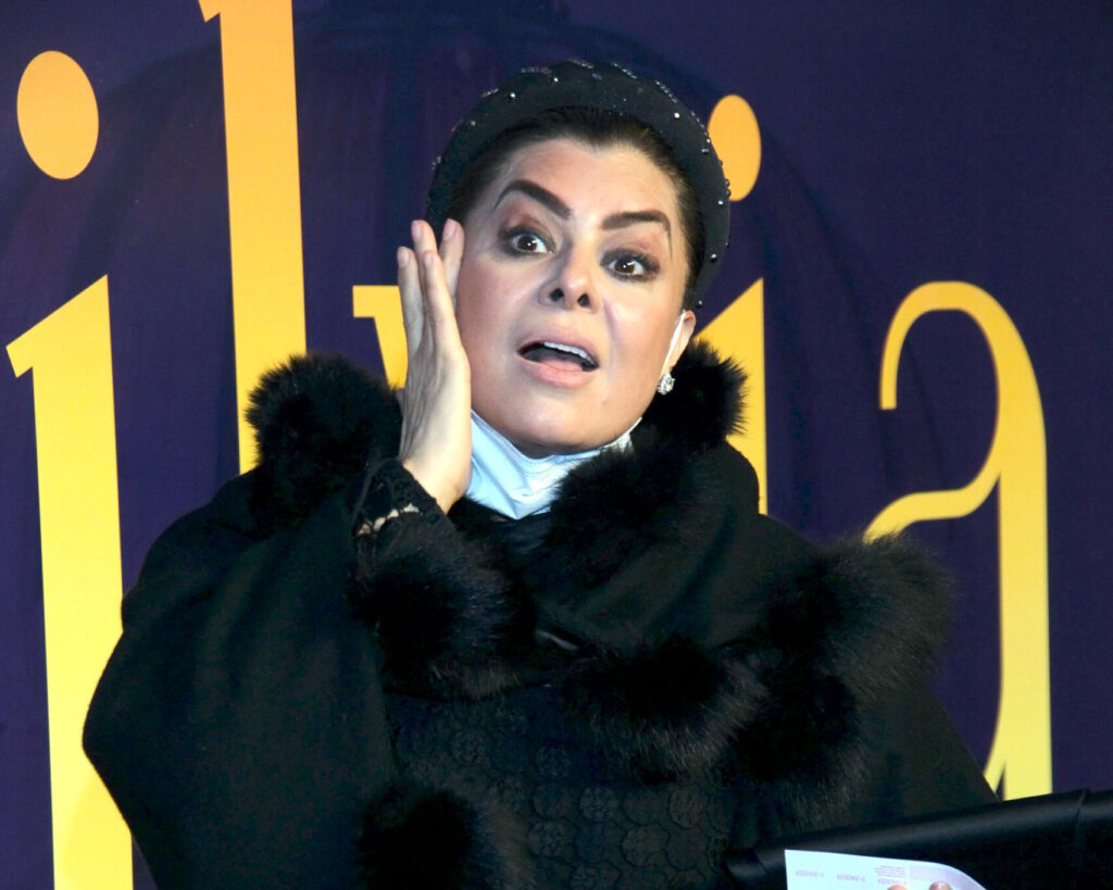 Encaran a Yadhira Carrillo y por fin rompe el silencio sobre su divorcio
