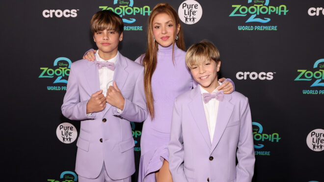 Milan Piqué Mebarak, Shakira, and Sasha Piqué Mebarak at one of Shakira's concerts